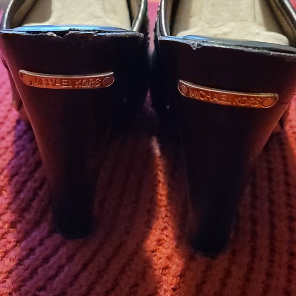 Michael Kors Black Leather Mules -  9M - Picture 2 of 4